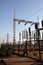 Image du Maroc Professionnelle de  La demande en électricité au Maroc croît de 6.2%  par an, due en grande partie à un vaste programme d’électrification rurale d’une part et a un développement économique intensifié. La centrale électrique de Kénitra a profité du programme d’investissement 1994-1998 secteur de l’énergie basée sur une amélioration du rendement énergétique qui lui a permis de doubler sa production installée, passant de 2.200 Mégawatts à 5.440 Mégawatts, grâce en partie a une introduction de nouvelles technologies soutenues par la banque mondiale. (Photo / Abdeljalil Bounhar)


